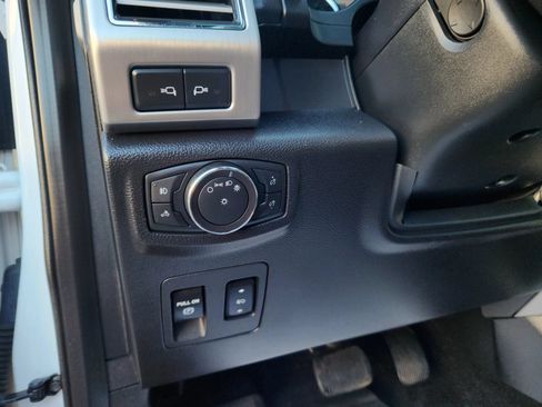 Used 2018 Ford F150 Platinum w/ Equipment Group 701A Luxury AWD/4WD image 11