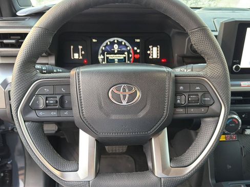 Certified 2025 Toyota Tacoma SR5 AWD/4WD image 20