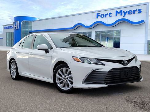 Used 2024 Toyota Camry LE image 1