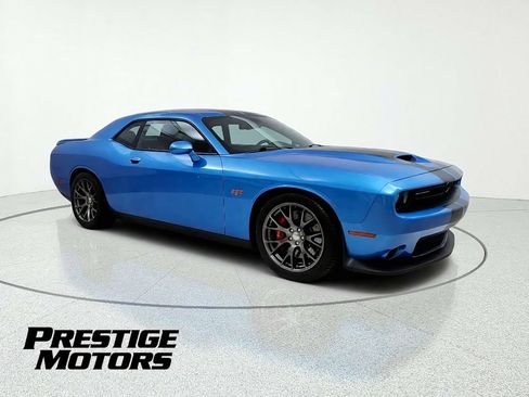 Used 2016 Dodge Challenger SRT RWD image 10