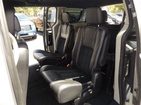Used 2017 Dodge Grand Caravan SXT FWD image 14