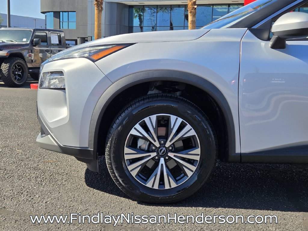 Used 2023 Nissan Rogue SV FWD image 9