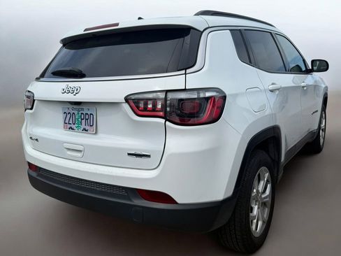 Used 2024 Jeep Compass Latitude image 4