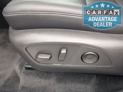 Certified 2025 Chevrolet Traverse LT FWD image 15