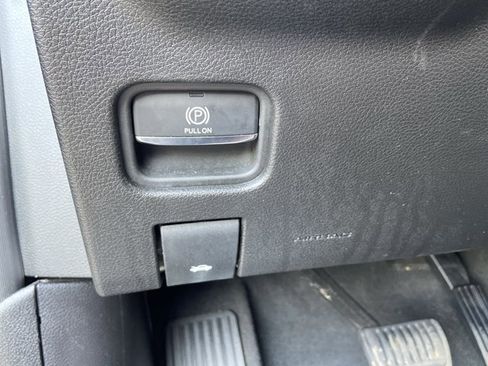 Used 2024 Jeep Grand Cherokee Laredo image 45