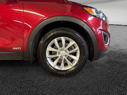 Used 2017 Kia Sorento LX w/ LX Convenience Package image 11