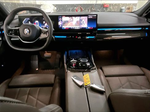 Used 2024 BMW 530i xDrive 530i xDrive image 17