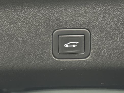 Used 2024 Chevrolet Tahoe LT image 15