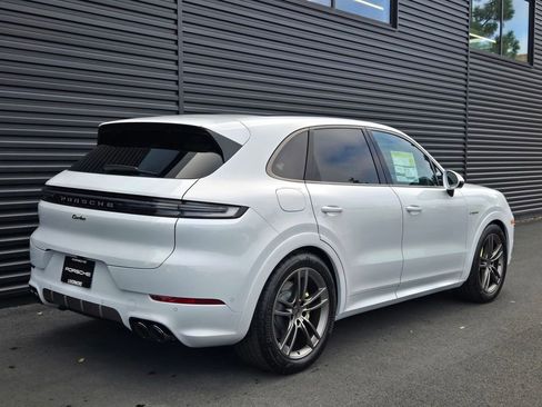 New 2026 Porsche Cayenne Turbo image 7