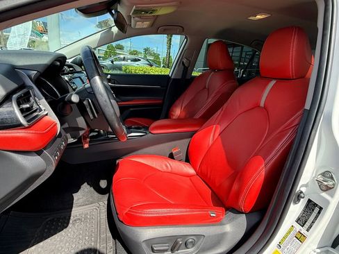 Used 2020 Toyota Camry SE image 5