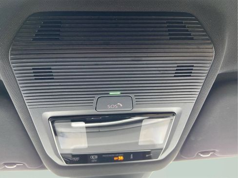 Used 2024 Volkswagen Atlas Cross Sport SE image 29