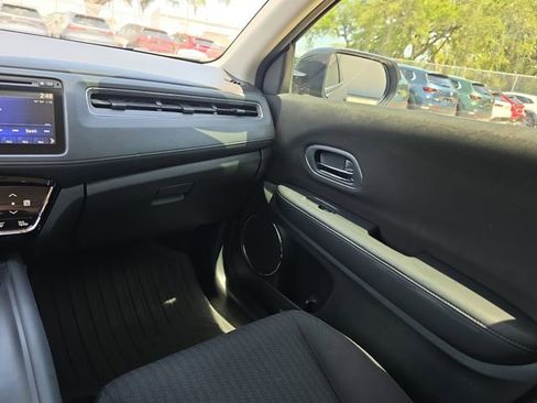 Used 2016 Honda HR-V EX image 9