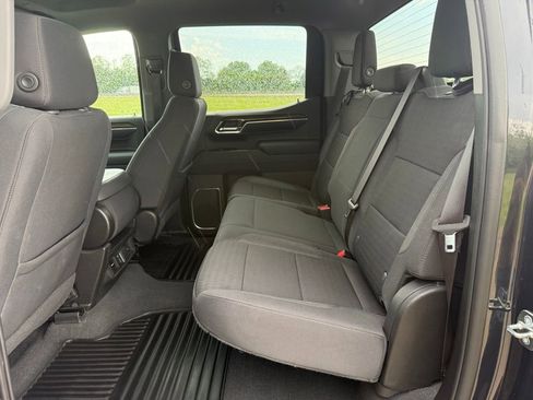 Used 2023 Chevrolet Silverado 1500 LT AWD/4WD image 12