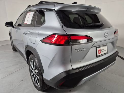 Certified 2025 Toyota Corolla Cross XLE FWD image 3