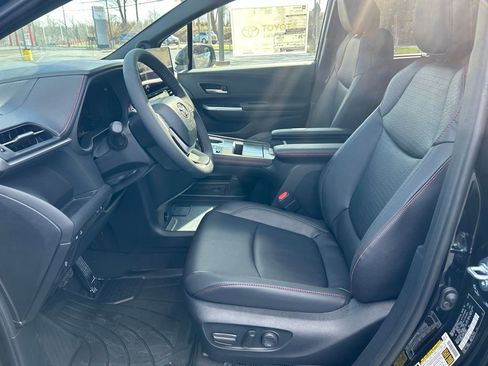 New 2026 Toyota Sienna XSE image 17