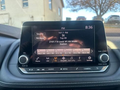 Used 2023 Nissan Rogue S image 44