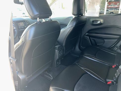 Used 2018 Jeep Compass Latitude FWD image 17