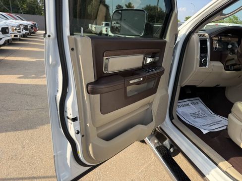 Used 2018 RAM 2500 Laramie w/ Convenience Group AWD/4WD image 8