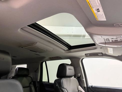 Used 2015 GMC Yukon Denali w/ Premium Package image 31