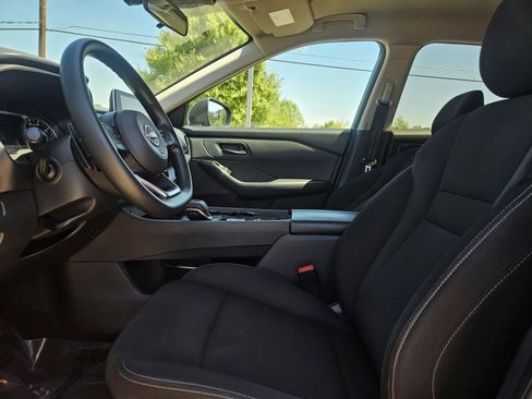 Used 2024 Nissan Rogue S image 10