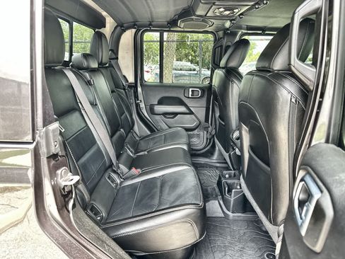 Used 2021 Jeep Gladiator Overland w/ Popular Equipment Package AWD/4WD image 17