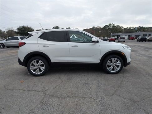 Certified 2024 Buick Encore GX Preferred image 3