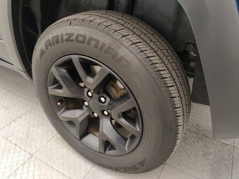 Used 2018 Jeep Cherokee Trailhawk w/ Cold Weather Group image 31