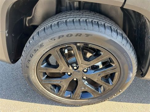 Used 2023 Jeep Renegade Altitude image 17