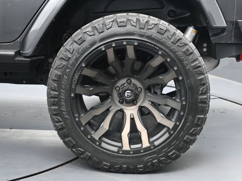 Used 2021 Jeep Wrangler Unlimited Sahara image 23