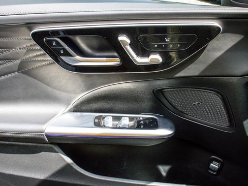 Used 2022 Mercedes-Benz C 300 4MATIC Sedan image 22