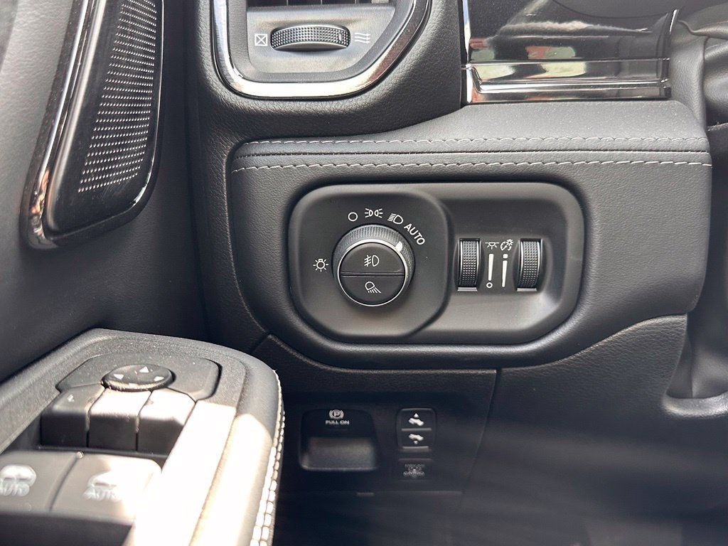 Used 2026 RAM 1500 Limited w/ Bed Utility Group AWD/4WD image 34