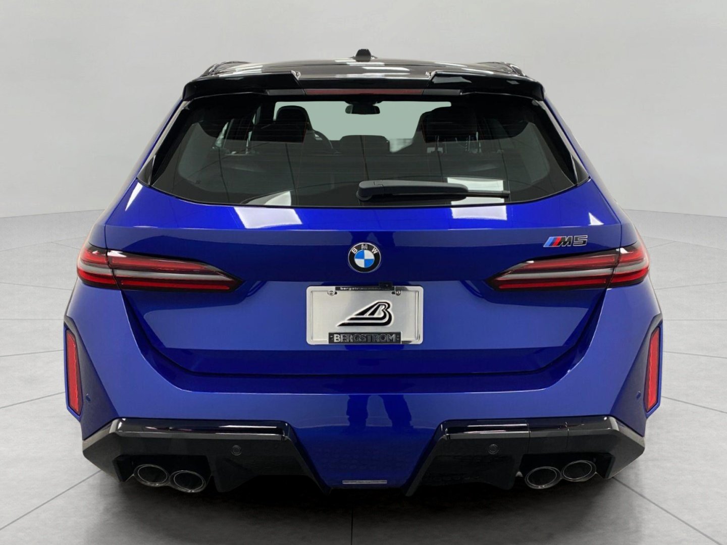 Used 2027 BMW M5 Touring w/ M Driver's Package AWD/4WD image 4