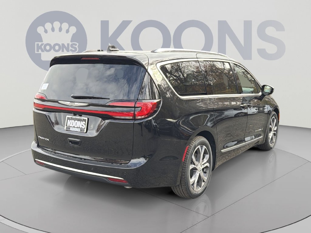 Used 2026 Chrysler Pacifica Pinnacle FWD image 7