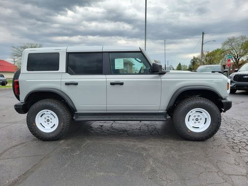 New 2026 Ford Bronco Heritage Edition image 3