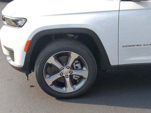 Used 2025 Jeep Grand Cherokee L Limited AWD/4WD image 13