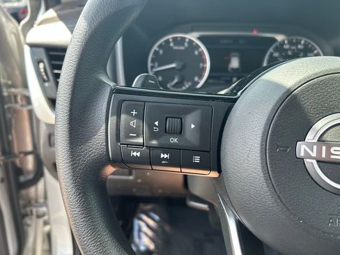 Used 2023 Nissan Rogue SV FWD image 22