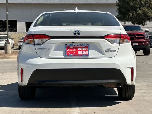 Used 2023 Toyota Corolla LE w/ Carpet Mat Package (TMS) FWD image 8