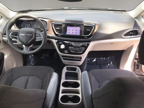 Used 2023 Chrysler Voyager LX FWD image 82