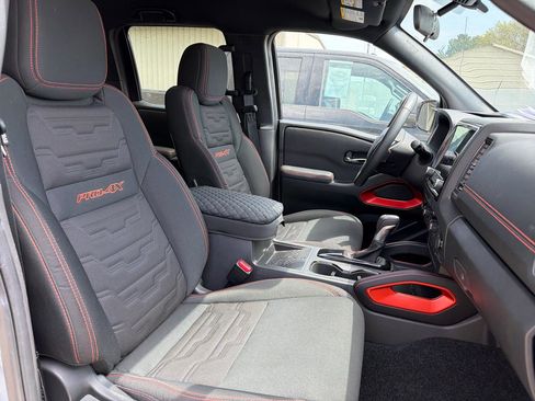 Used 2024 Nissan Frontier PRO-4X w/ Pro Convenience Package image 12