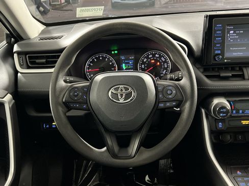 Used 2022 Toyota RAV4 XLE image 16