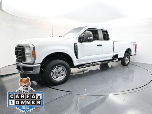 Used 2023 Ford F250 XL w/ XL Chrome Package image 4