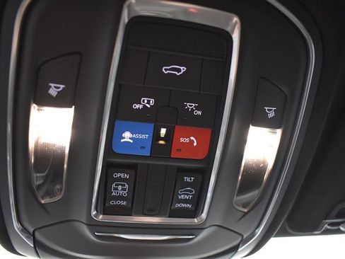 New 2025 Jeep Grand Cherokee Altitude w/ Trailer Tow Package image 31