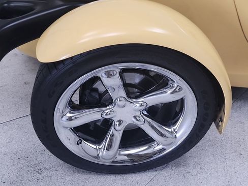 Used 2002 Chrysler Prowler RWD image 10