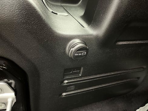 Used 2022 Jeep Wrangler Unlimited Sahara w/ Cold Weather Group AWD/4WD image 29