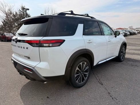 New 2026 Nissan Pathfinder Platinum w/ Cargo Package image 5