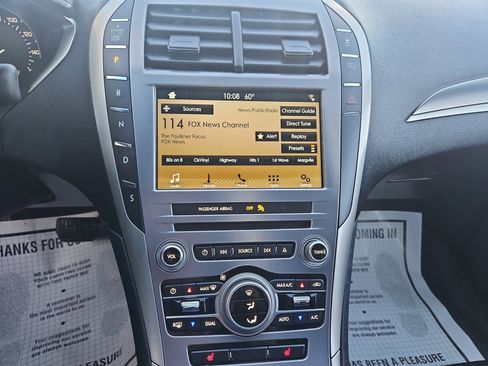 Used 2018 Lincoln MKZ Select image 9