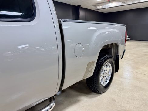 Used 2009 GMC Sierra 1500 W/T w/ SL Package RWD image 17