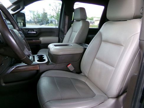 Used 2022 Chevrolet Silverado 2500 LT w/ Convenience Package AWD/4WD image 10