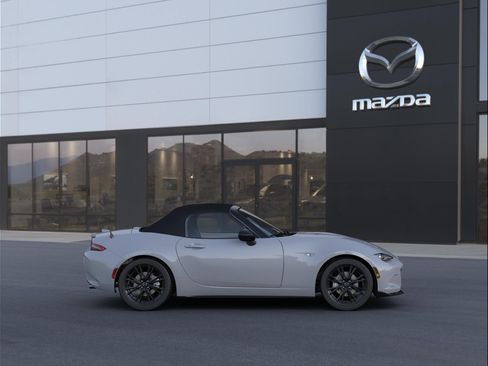 New 2026 MAZDA MX-5 Miata Club image 5