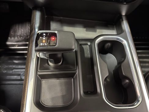 Used 2025 Chevrolet Silverado 1500 LT w/ Leather Package image 32